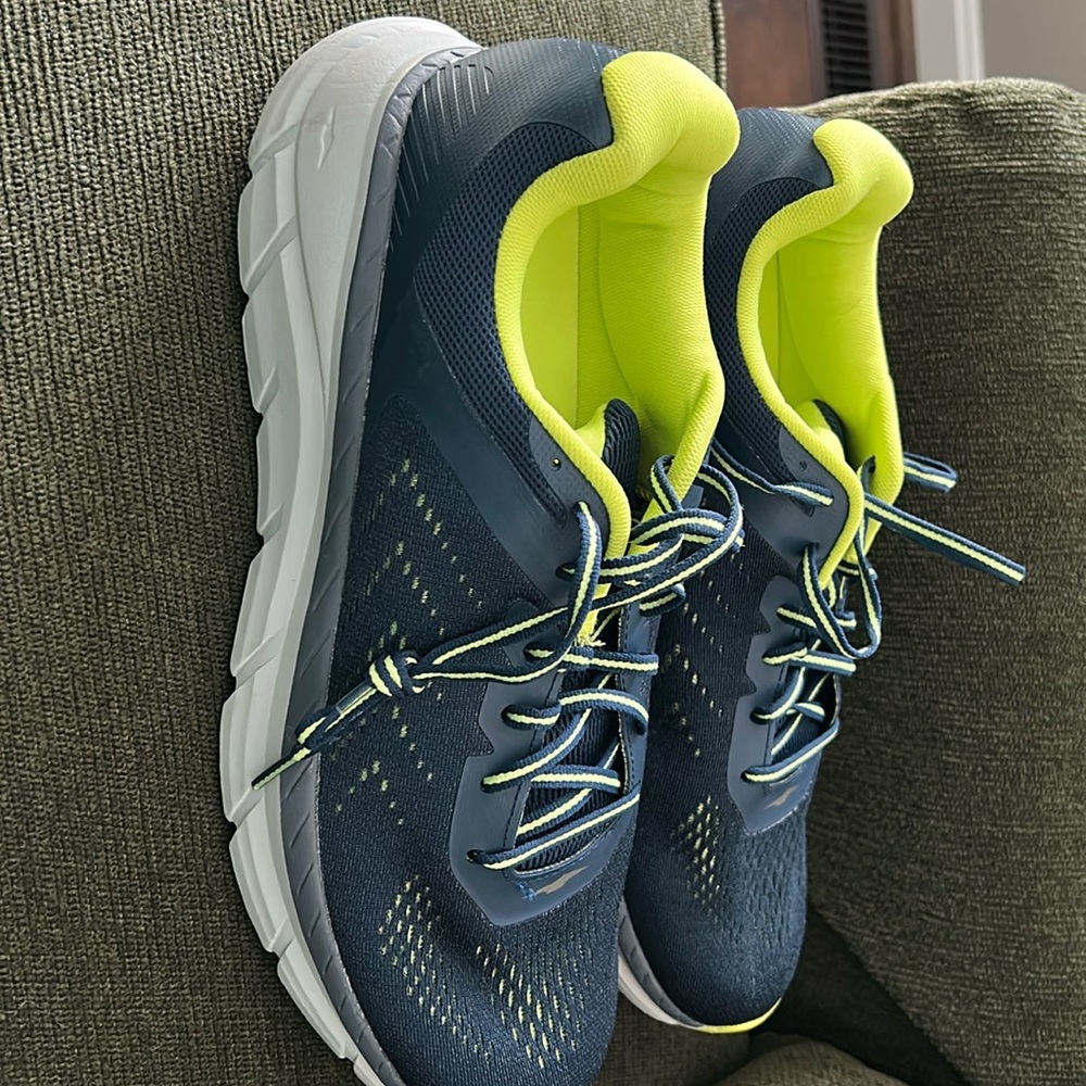 NEW! Men’s size 12 sneakers.